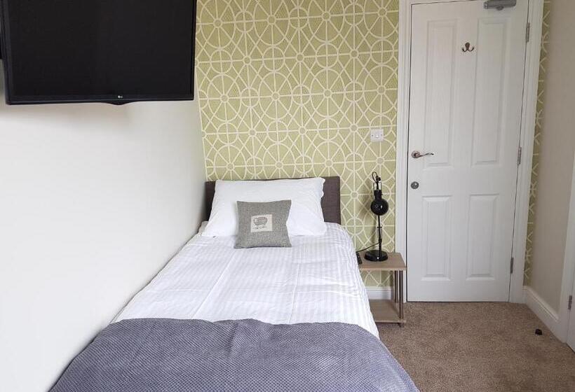 חדר סטנדרט יחיד, The Railway