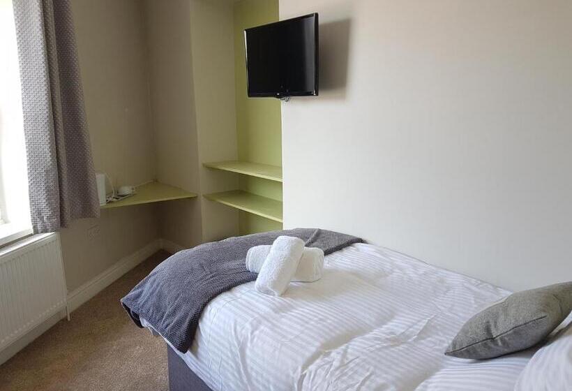 חדר סטנדרט יחיד, The Railway