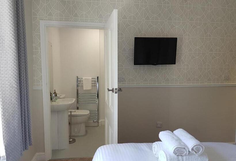 חדר סטנדרט, The Railway