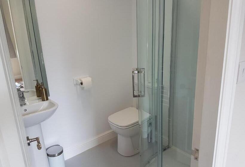 חדר סטנדרט עם מיטת קינג, The Railway