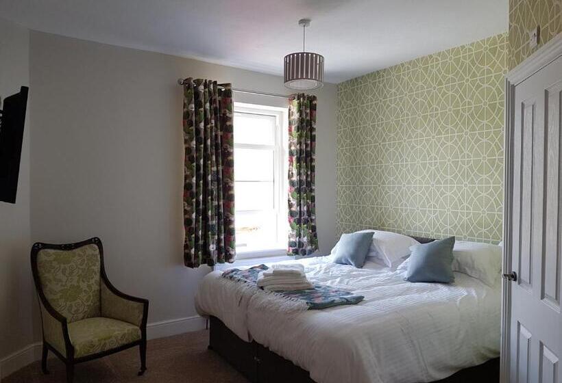 חדר סופריור, The Railway