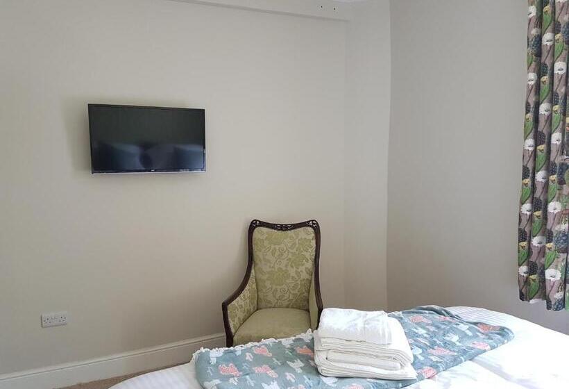 חדר סופריור, The Railway