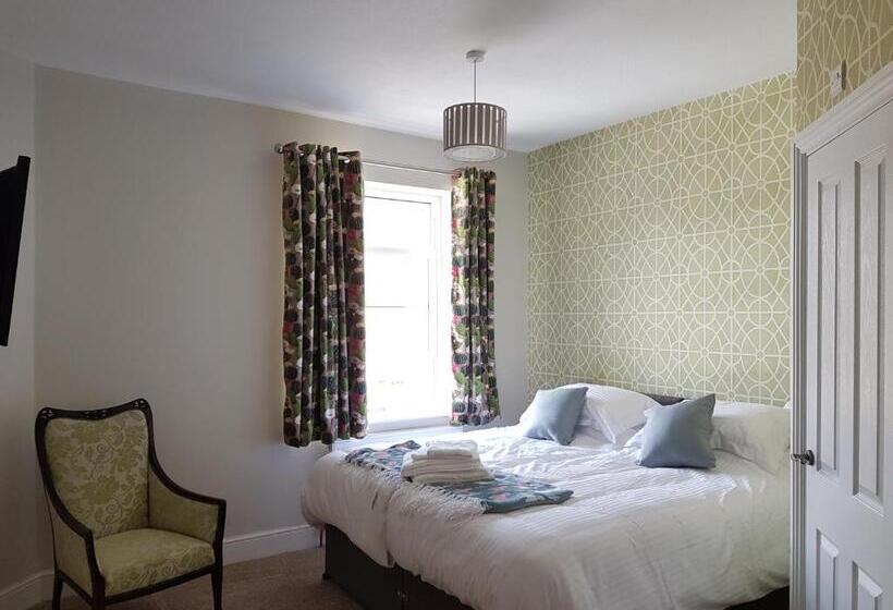 חדר סופריור, The Railway