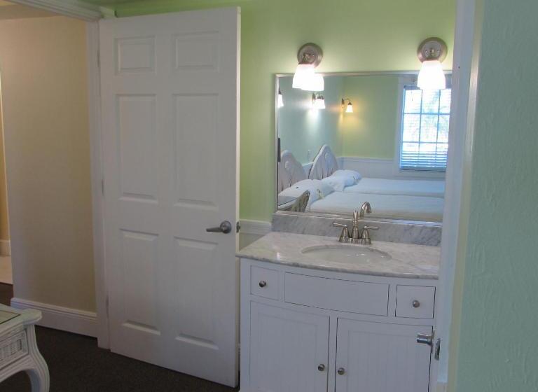 شقة غرفتين, Edison Beach House