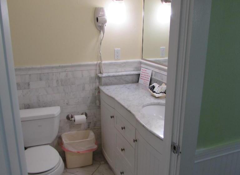 شقة غرفتين, Edison Beach House