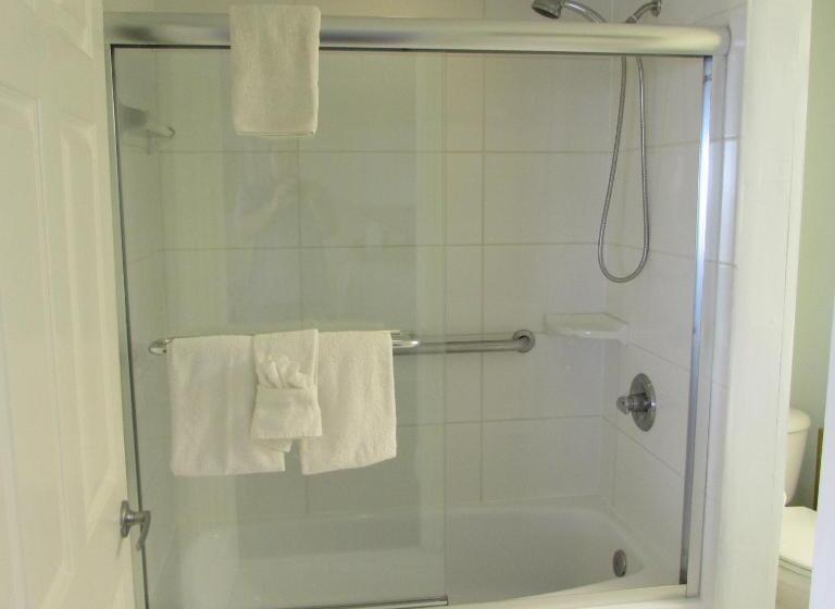 شقة غرفة واحدة, Edison Beach House