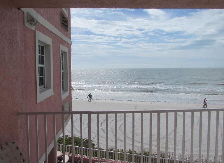 شقة غرفة واحدة, Edison Beach House