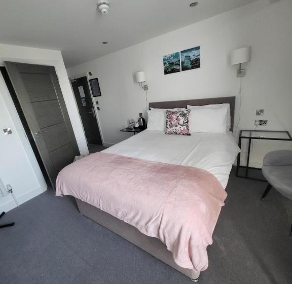 Стандартный Номер Кровать Кинг, Q8 Boutique