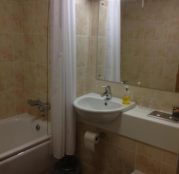 חדר קלאסי, Ramsey Park