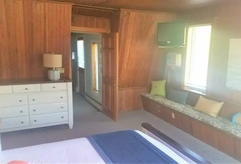 １ベッドルームハウス, The Lighthouse Inn & Suites