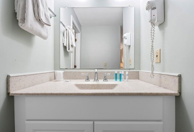 Номер Стандарт 2 Двуспальные Кровати, The Lighthouse Inn & Suites