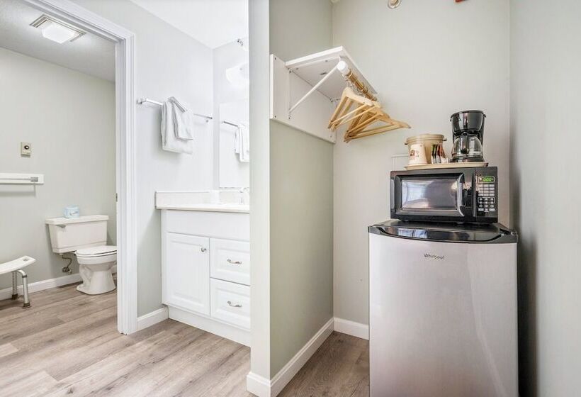 Номер Стандарт, The Lighthouse Inn & Suites