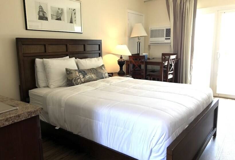 إستوديو قياسى, Ocean Surf Resort