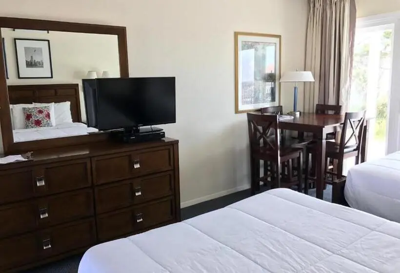プールビュースタンダードステューディオ, Ocean Surf Resort