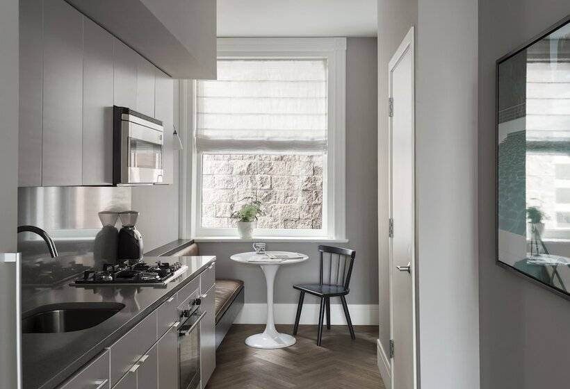 إستوديو قياسى, Roost Rittenhouse