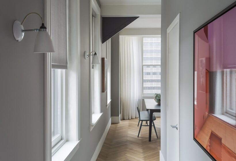 شقة غرفة واحدة, Roost Rittenhouse