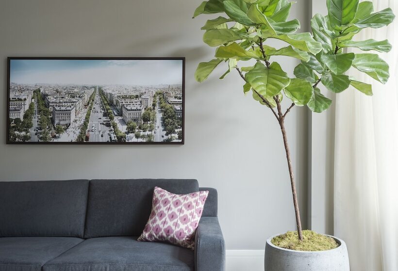 شقة غرفتين, Roost Rittenhouse