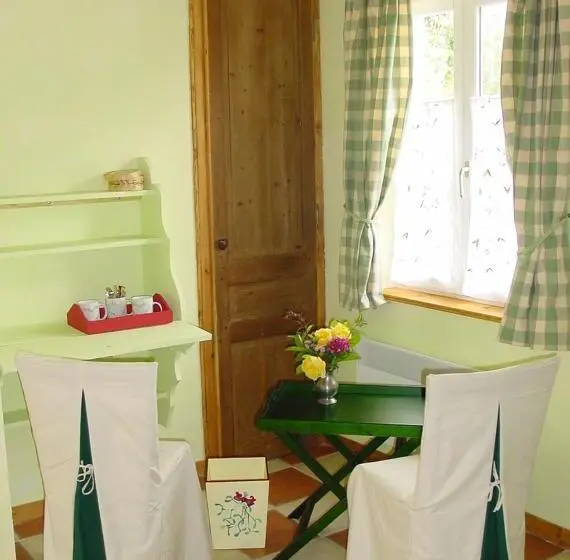 ガーデンビュースタンダードルーム, B&b Au Petit Tambour D Autingues