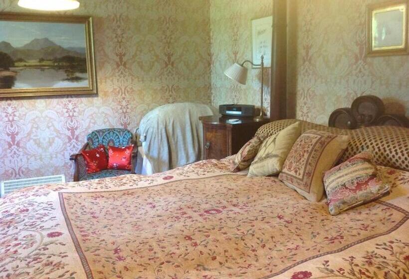 기본룸, Chalk And Cheese