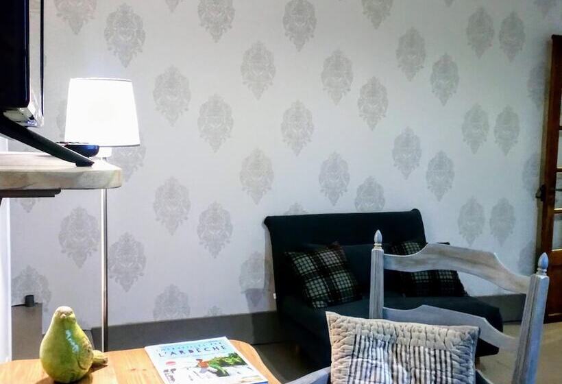 Номер Стандарт Вид на Сад, La Maison Jaffran, Suite En Ville