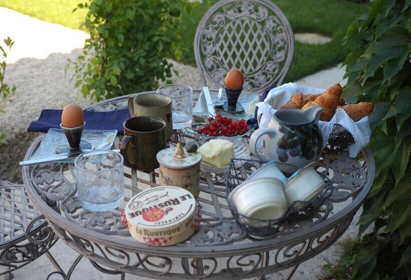 غرفة قياسية مطلّة علي الحديقة, Le Chat Sur Le Toit