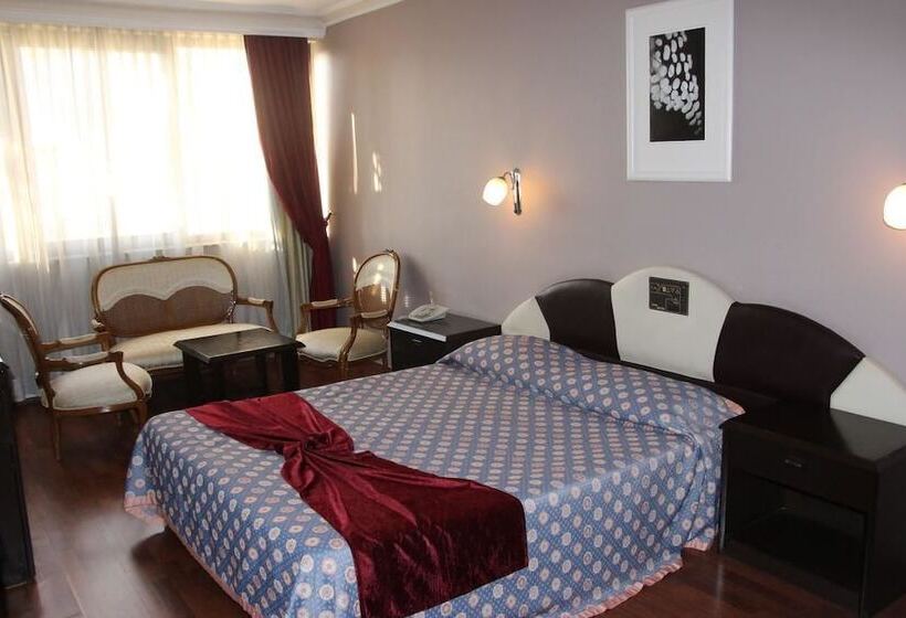 اتاق استاندارد یک نفره, Akyuz