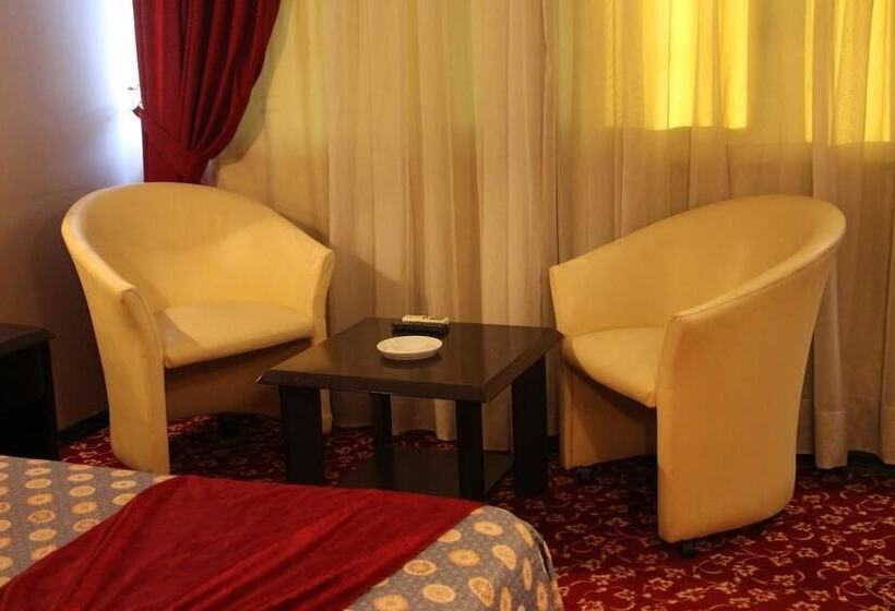 اتاق استاندارد یک نفره, Akyuz