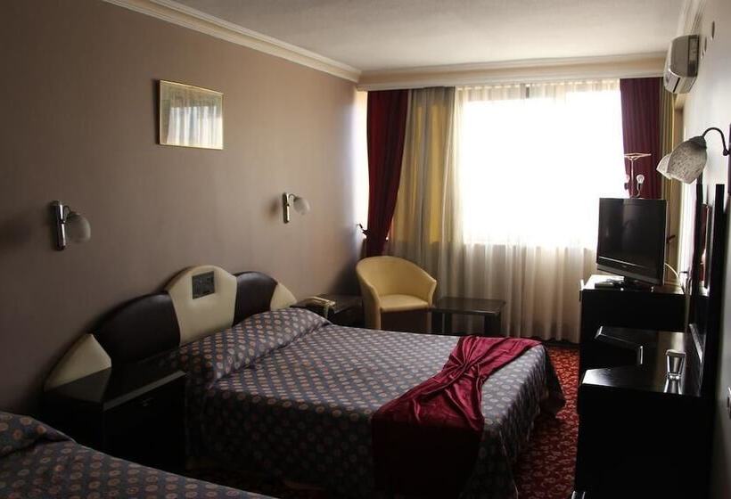 اتاق استاندارد یک نفره, Akyuz