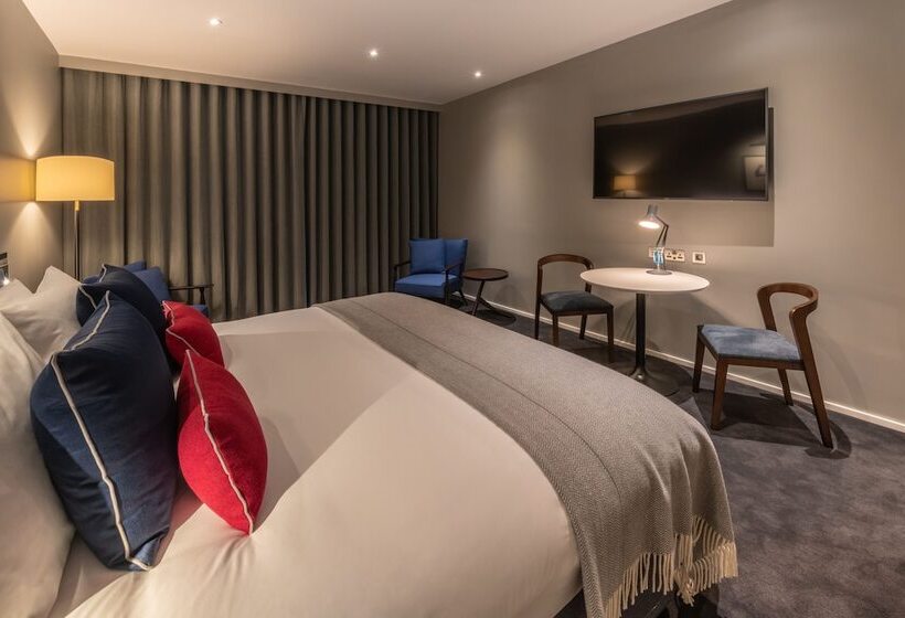 سوییت جونیور, The Resident Covent Garden