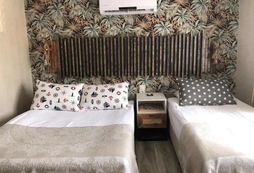 اتاق استاندارد سه نفره, Frau Guler