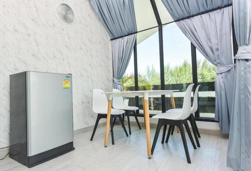 Suite Familiar, The Answer Beachfront Cha Am