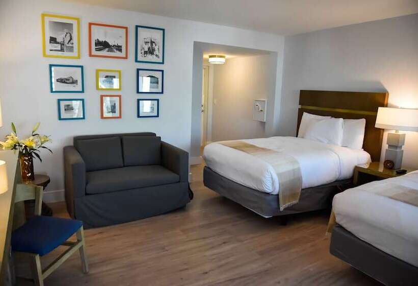 Номер Deluxe, Sunset Inn