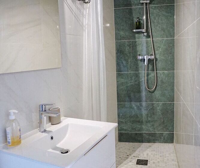 غرفة كومفورت ثلاثية, Green Home