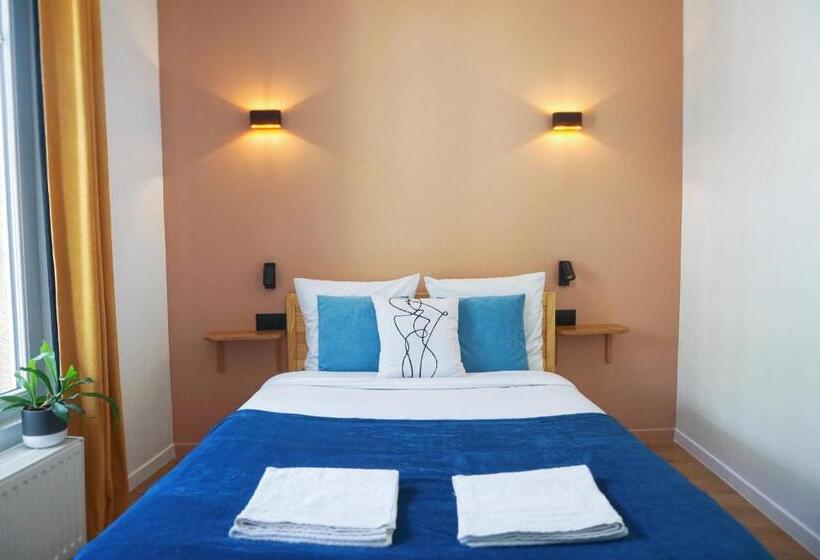 غرفة قياسية, Green Home