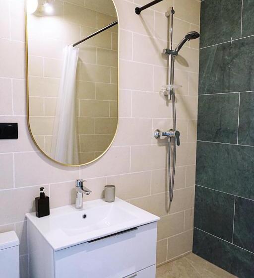 غرفة بريميوم رباعية, Green Home