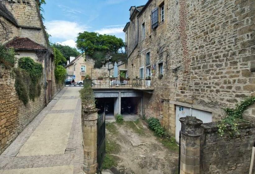 اتاق استاندارد, La Maison Du Notaire Royal