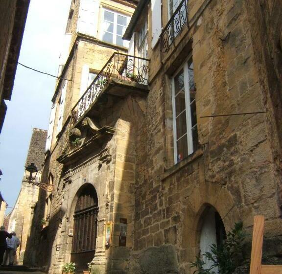 اتاق استاندارد, La Maison Du Notaire Royal