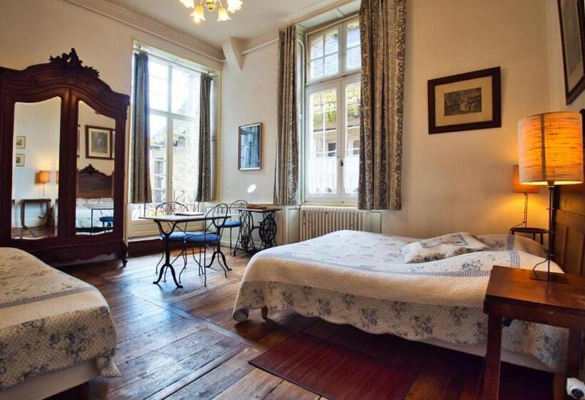 اتاق استاندارد سه نفره, La Maison Du Notaire Royal