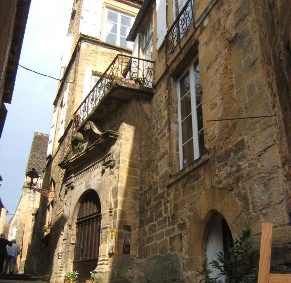 اتاق استاندارد سه نفره, La Maison Du Notaire Royal