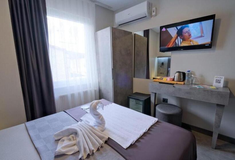 اتاق استاندارد یک نفره, The Queen