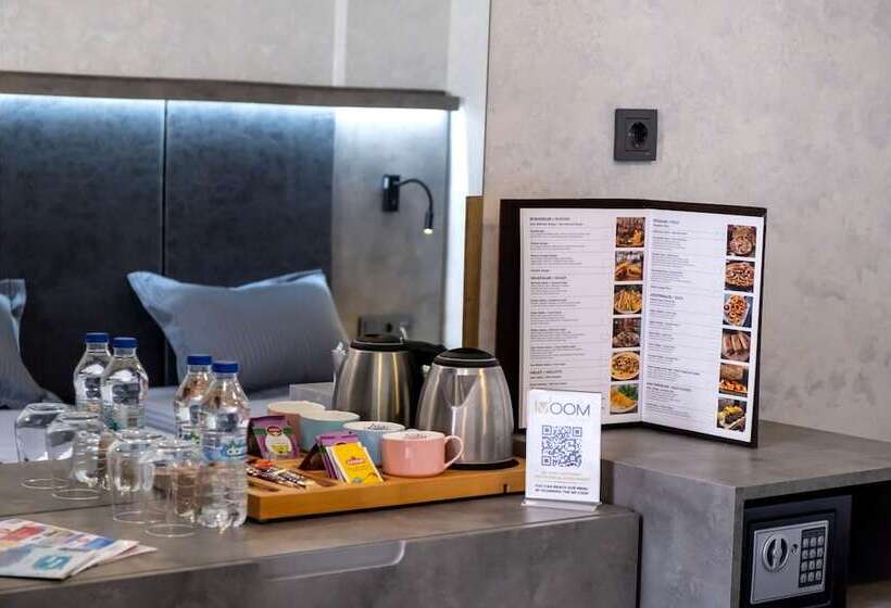 اتاق استاندارد چهار تخته, The Queen