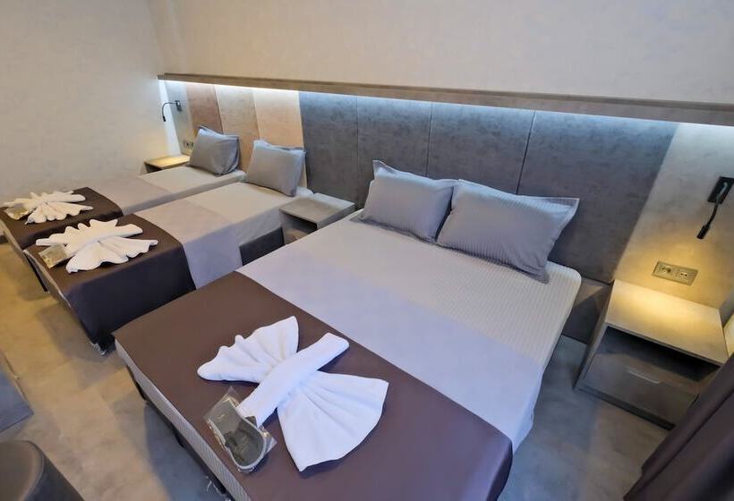 اتاق استاندارد چهار تخته, The Queen