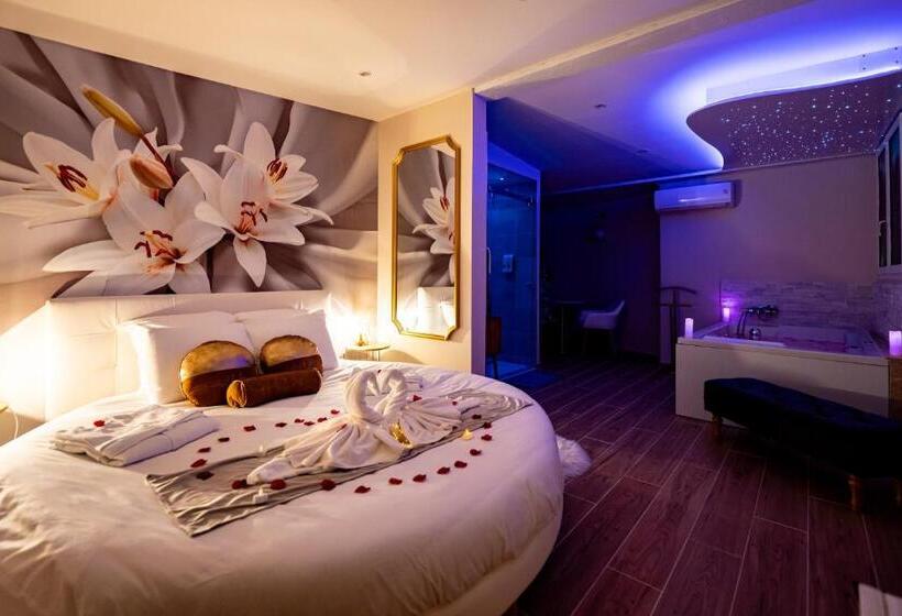 חדר סטודיו סטנדרד, Studio Romantique Jacuzzi Ou Spa Balneo Privatif Et Jardin Au Temps Des Cerises La Ciotat