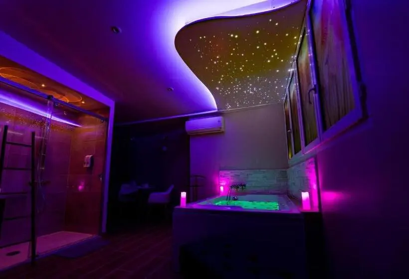 スタンダードスタジオ, Studio Romantique Jacuzzi Ou Spa Balneo Privatif Et Jardin Au Temps Des Cerises La Ciotat