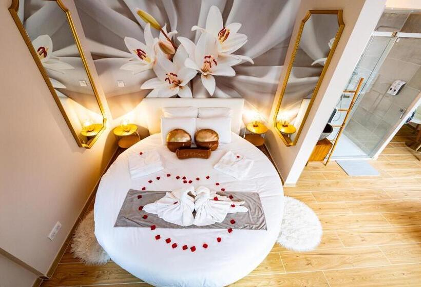 חדר סטודיו סטנדרד, Studio Romantique Jacuzzi Ou Spa Balneo Privatif Et Jardin Au Temps Des Cerises La Ciotat