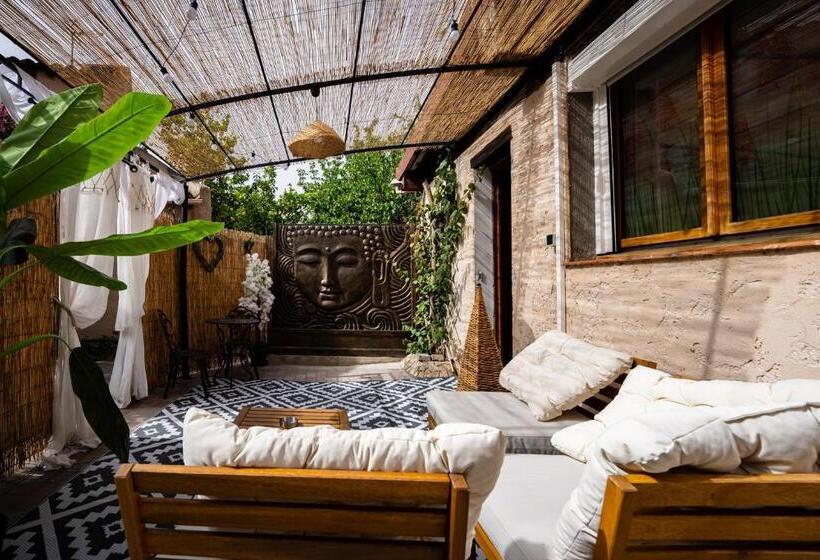 חדר סטודיו סטנדרד, Studio Romantique Jacuzzi Ou Spa Balneo Privatif Et Jardin Au Temps Des Cerises La Ciotat