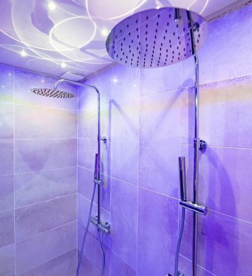 חדר סטודיו סטנדרד, Studio Romantique Jacuzzi Ou Spa Balneo Privatif Et Jardin Au Temps Des Cerises La Ciotat