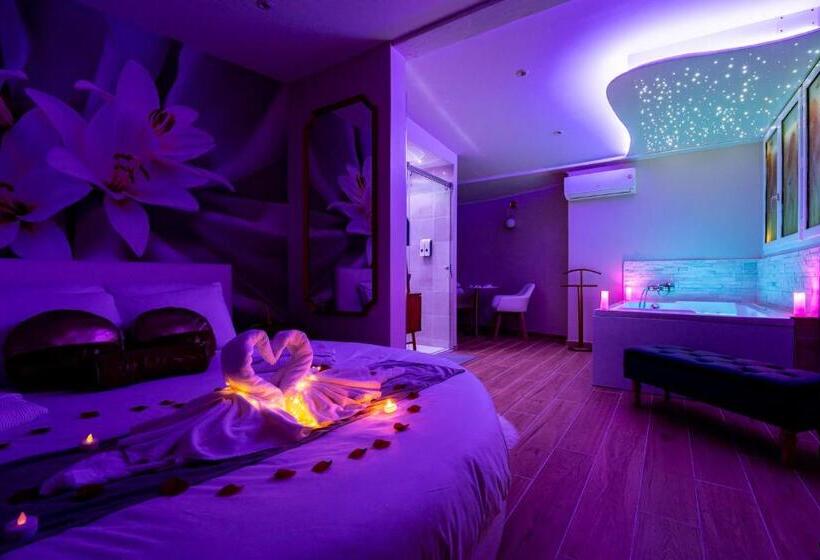 חדר סטודיו סטנדרד, Studio Romantique Jacuzzi Ou Spa Balneo Privatif Et Jardin Au Temps Des Cerises La Ciotat