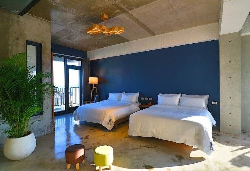 اتاق لوکس چهار تخته, Come Sit Hostel