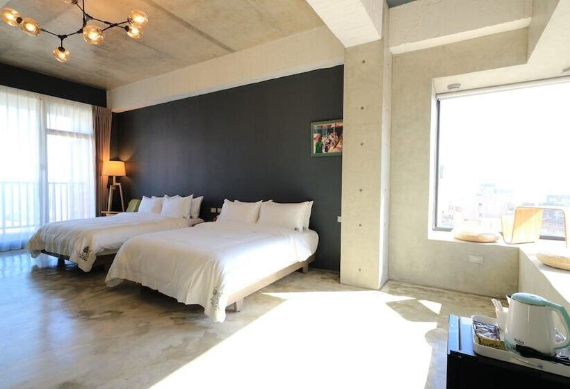 اتاق لوکس چهار تخته, Come Sit Hostel